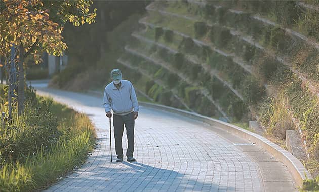 病人や高齢者など一人では危険がある人