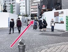 直進します。