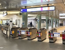 大阪メトロ「南森町駅」の東改札を出ます。
